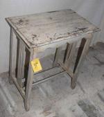 Mesa auxiliar de teka vintage
